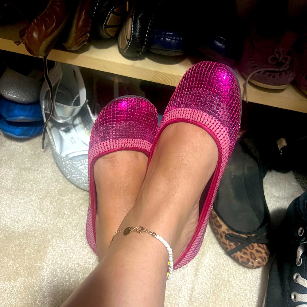 Sparkly hot pink flats!!!